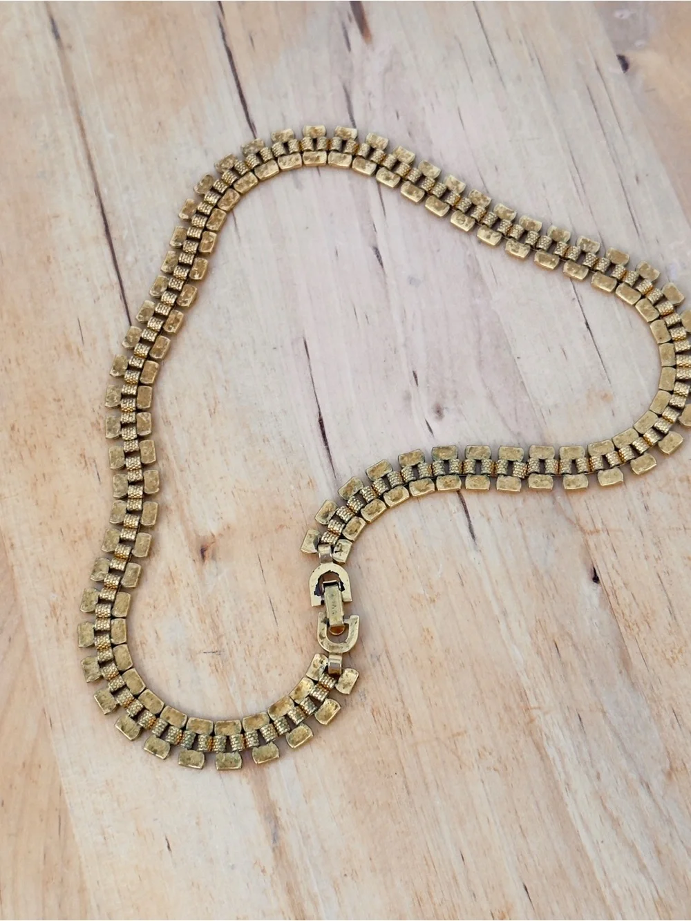 Classic Vintage Monet Panther Link Chain Necklace Slinky Gold Tone Collar - Picture 7 of 10
